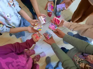 Contact - cultuuronderwijs/participatie - Ellen van Roosmalen - kinderhandjes